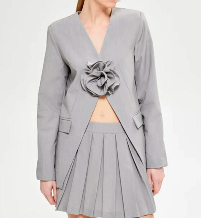 tailored pink blazer with floral accent – ROSÉLLE