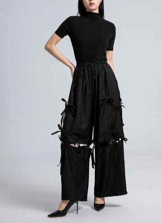 بدلة مصممة خصيصًا بأزرار ذهبية – مارون