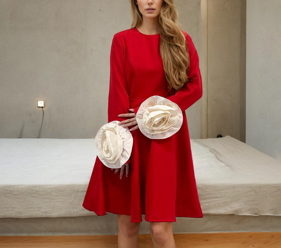 بدلة مصممة خصيصًا بأزرار ذهبية – مارون