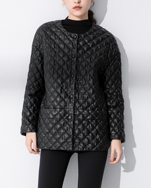 بدلة مصممة خصيصًا بأزرار ذهبية – مارون