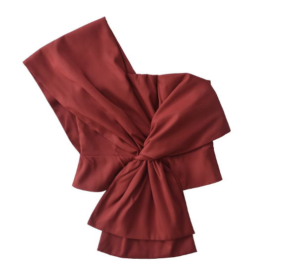 بدلة مصممة خصيصًا بأزرار ذهبية – مارون