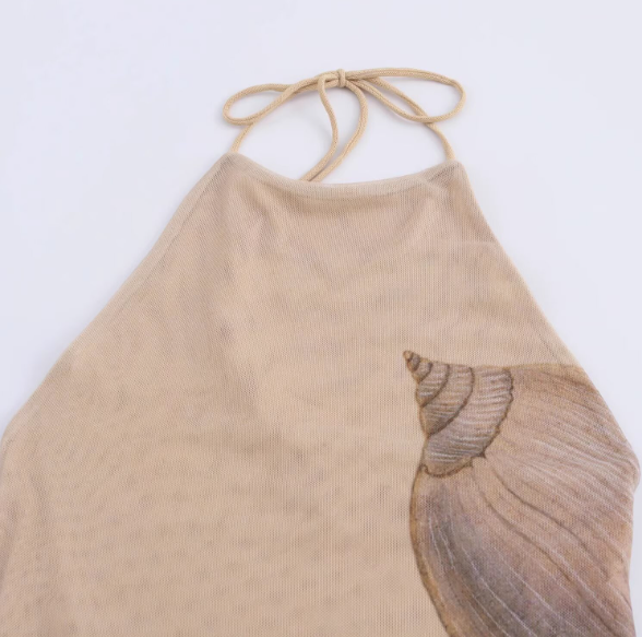 بدلة مصممة خصيصًا بأزرار ذهبية – مارون