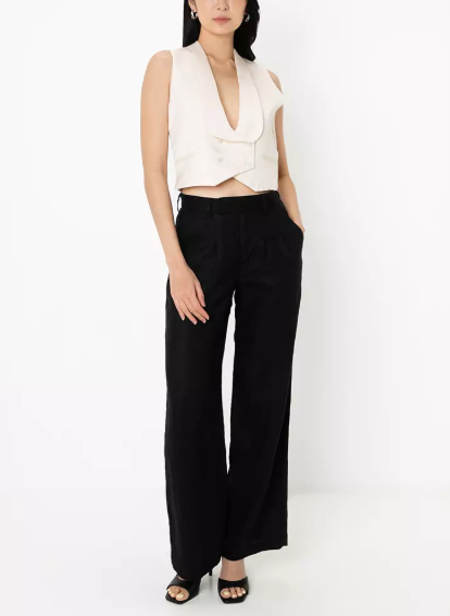 بدلة مصممة خصيصًا بأزرار ذهبية – مارون