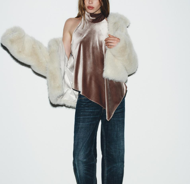 بدلة مصممة خصيصًا بأزرار ذهبية – مارون