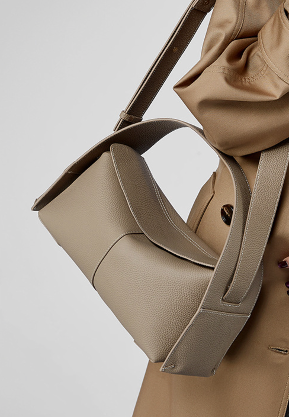 Structured Leather Shoulder Bag – AVELINE