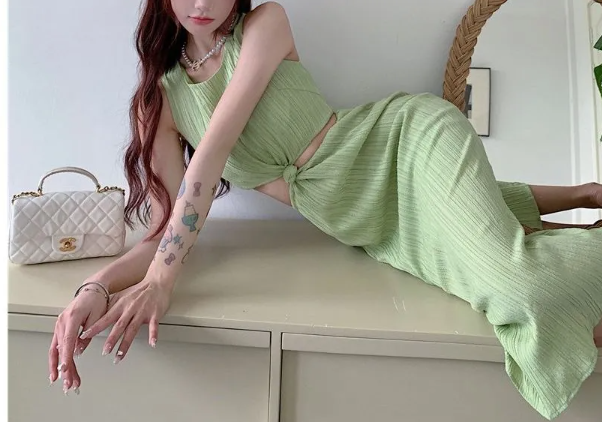 Sleeveless ribbed midi dress with twisted waist cut-outs – SAGEA