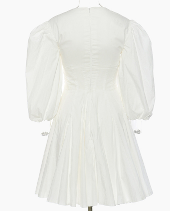 بدلة مصممة خصيصًا بأزرار ذهبية – مارون