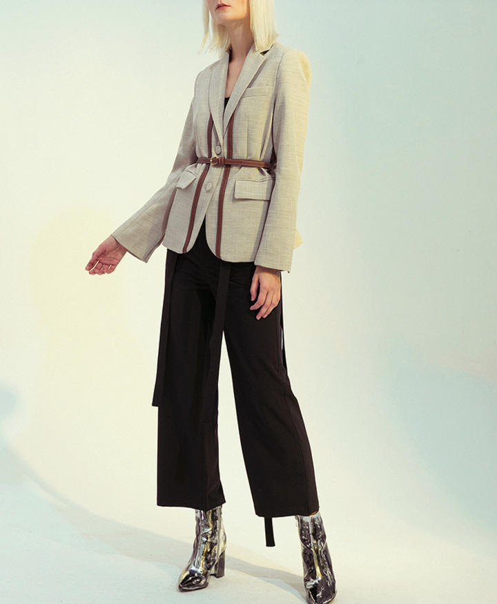 Tailored Linen-Blend Blazer with Belted Detail – SIENNA