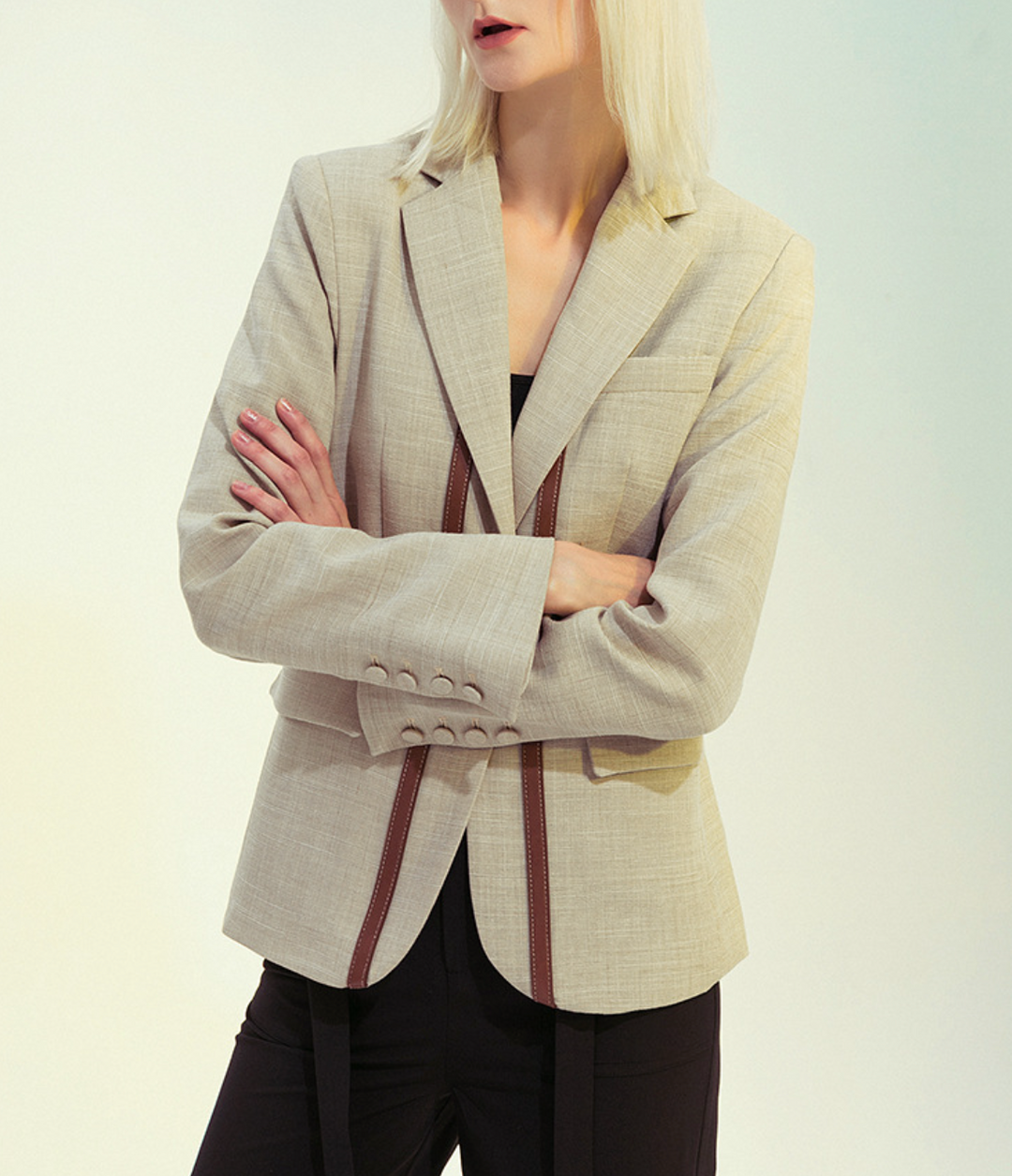 Tailored Linen-Blend Blazer with Belted Detail – SIENNA