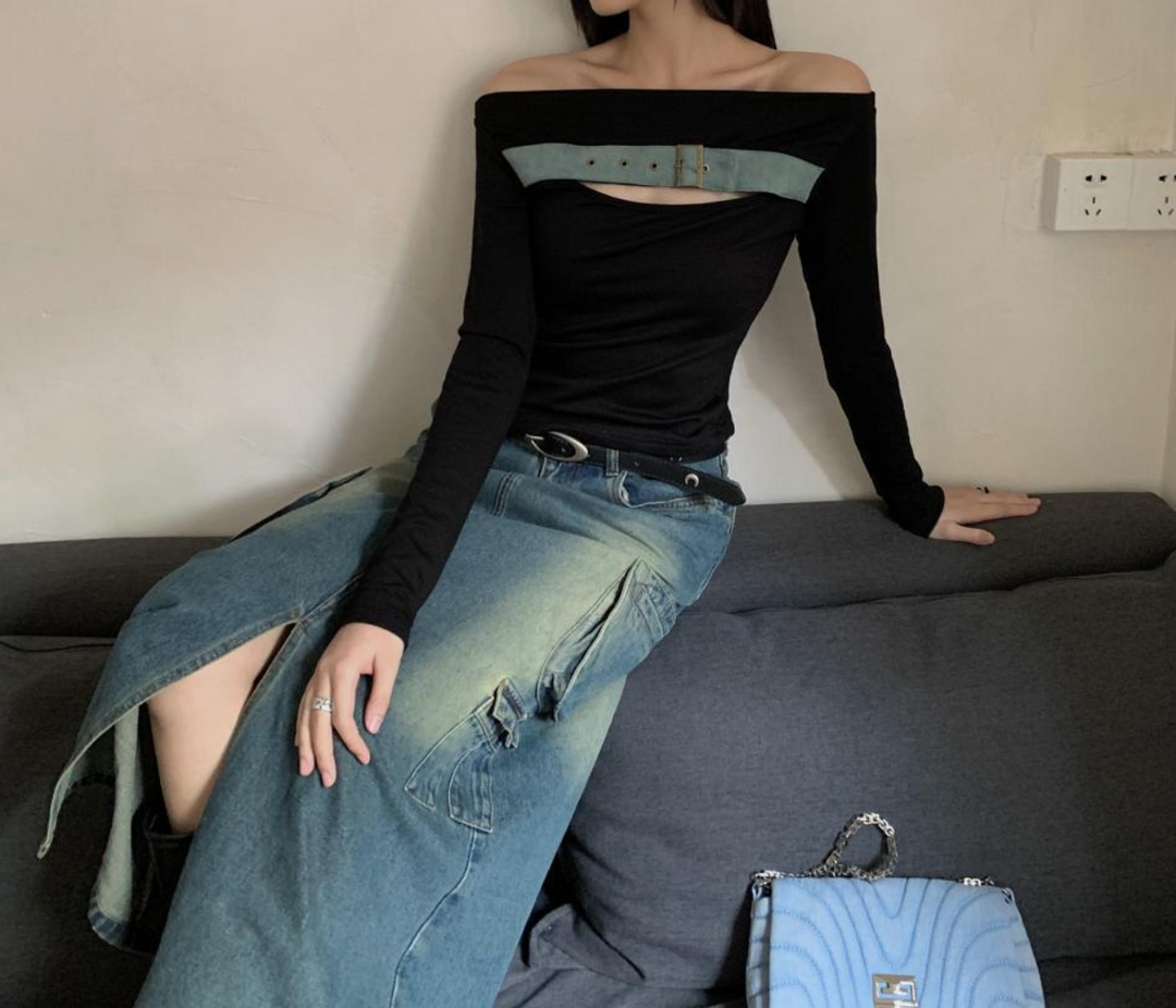 off-shoulder long sleeve top with buckle strap – SABER