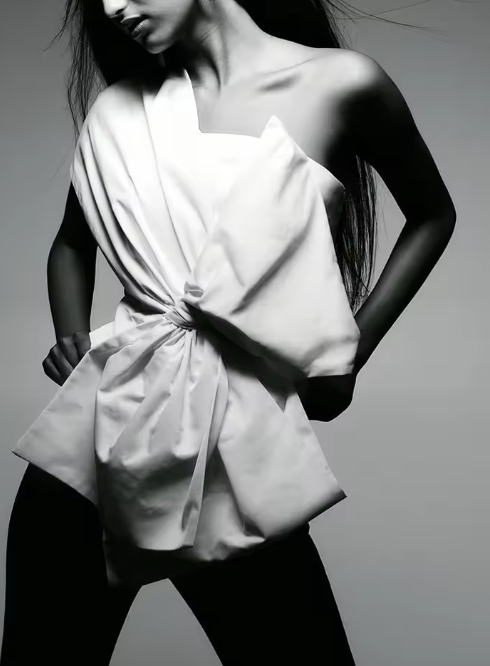 one-shoulder sculpted top with draped bow detail – ROSETTA