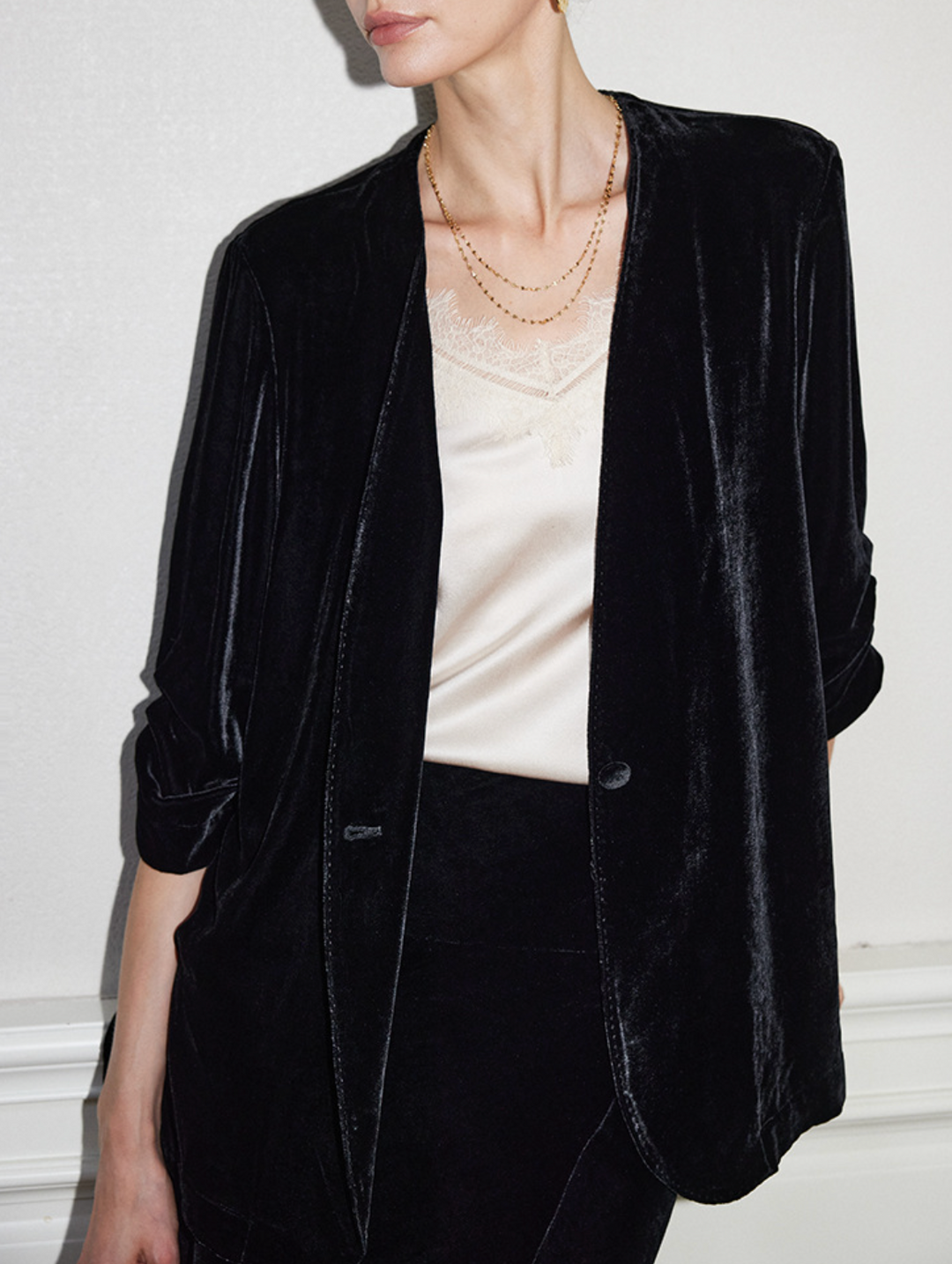 velvet open-front blazer with relaxed tailoring – RANA