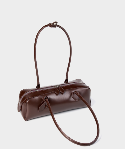 بلوزة مخملية بأكمام طويلة وياقة مزينة – تامر