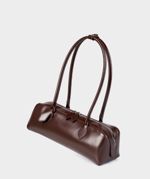 بلوزة مخملية بأكمام طويلة وياقة مزينة – تامر