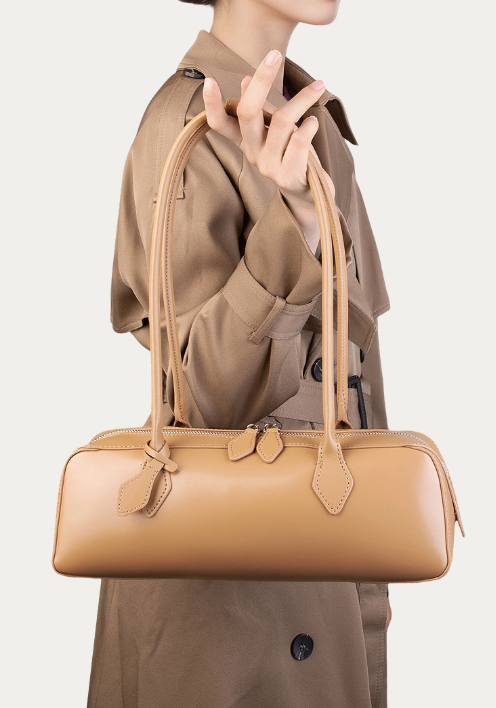 بلوزة مخملية بأكمام طويلة وياقة مزينة – تامر