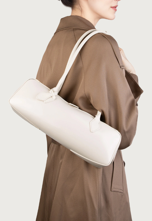 بلوزة مخملية بأكمام طويلة وياقة مزينة – تامر