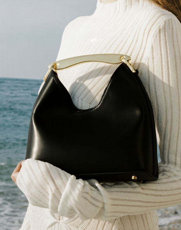 بلوزة مخملية بأكمام طويلة وياقة مزينة – تامر