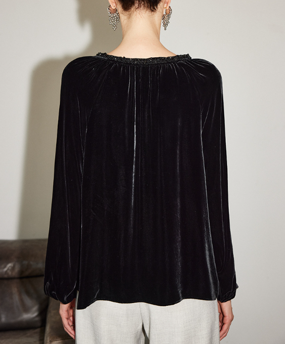 velvet split-neck blouse with gathered cuffs – SILYAN