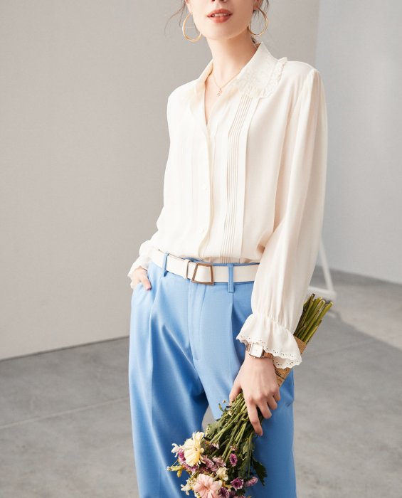 pleated chiffon blouse with lace-trim collar – WELSA