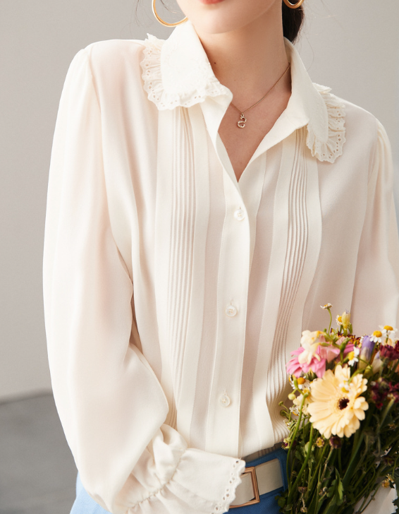 pleated chiffon blouse with lace-trim collar – WELSA