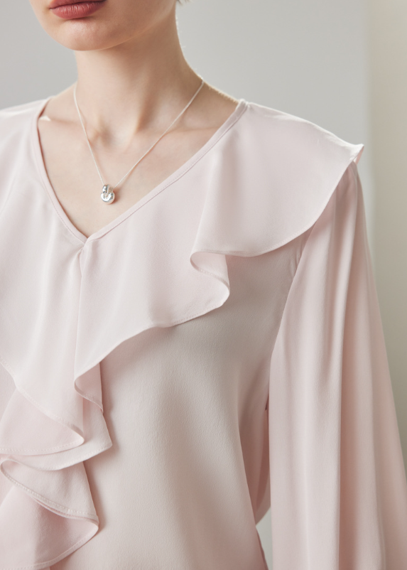 ruffled V-neck blouse with gathered cuffs – ELISAH