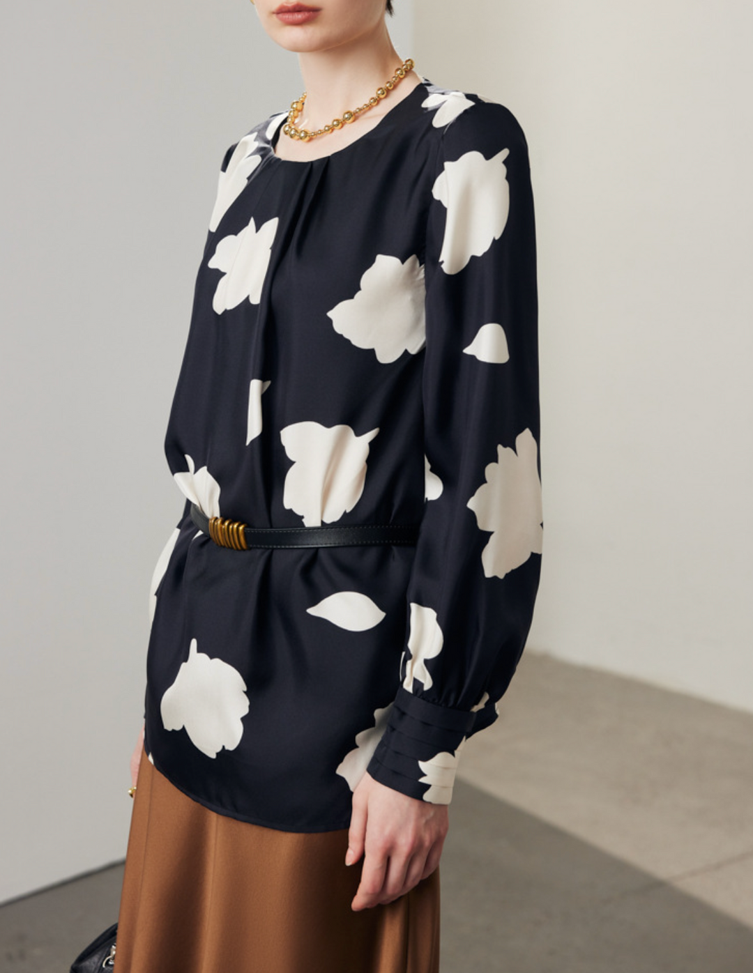 Printed satin blouse with gathered neckline – ASOO