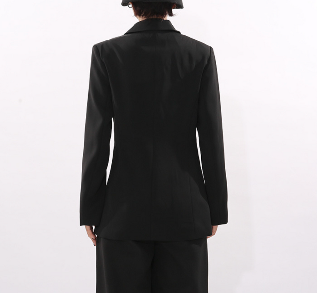 بليزر مزدوج الصدر بتطريز زهري أبيض - روزلين