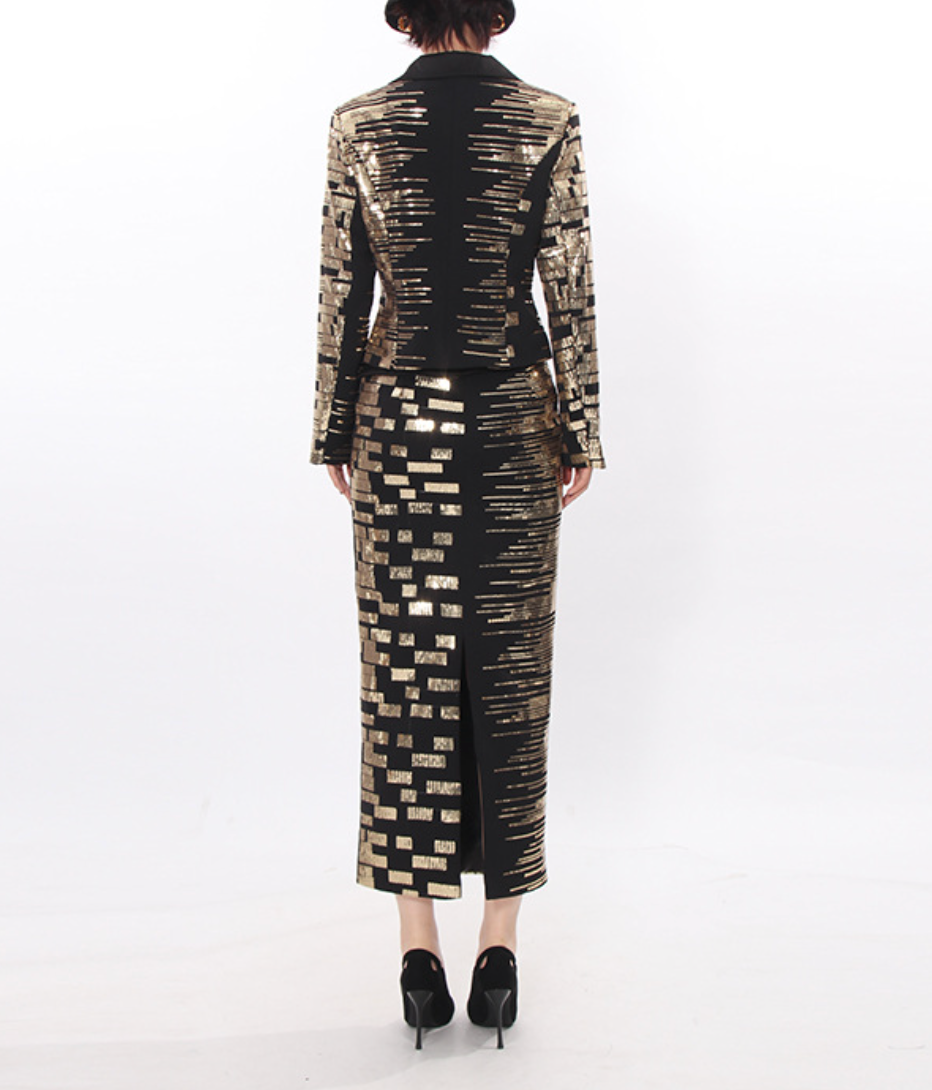 طقم بليزر وتنورة ضيقة من قماش الجاكار المصمم خصيصًا بنقشة هندسية معدنية - أورورا