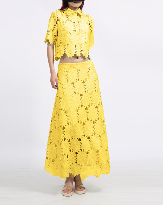 طقم مكون من بلوزة قصيرة وتنورة طويلة من الدانتيل الزهري - أزرق سماوي