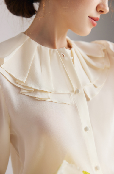 طقم مكون من بلوزة قصيرة وتنورة طويلة من الدانتيل الزهري - أزرق سماوي