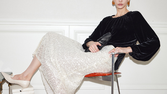 طقم مكون من بلوزة قصيرة وتنورة طويلة من الدانتيل الزهري - أزرق سماوي