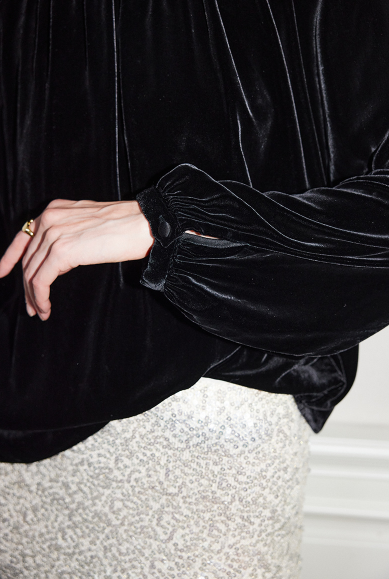 طقم مكون من بلوزة قصيرة وتنورة طويلة من الدانتيل الزهري - أزرق سماوي