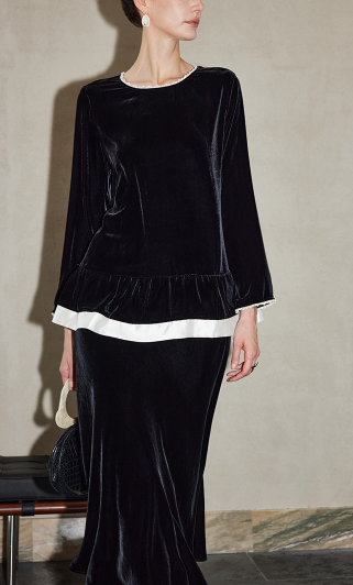 طقم مكون من بلوزة قصيرة وتنورة طويلة من الدانتيل الزهري - أزرق سماوي