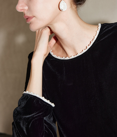 طقم مكون من بلوزة قصيرة وتنورة طويلة من الدانتيل الزهري - أزرق سماوي