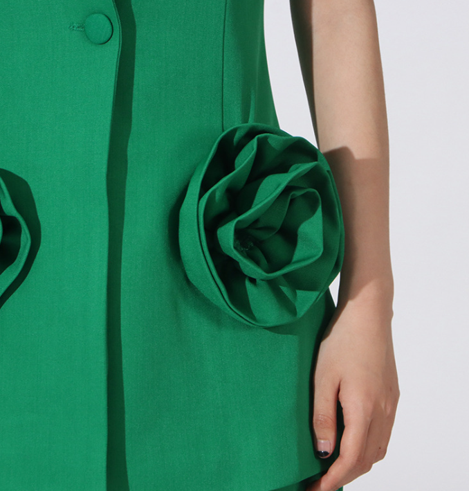 tailored blazer and wide-leg pants set with floral pockets – STATEMENT