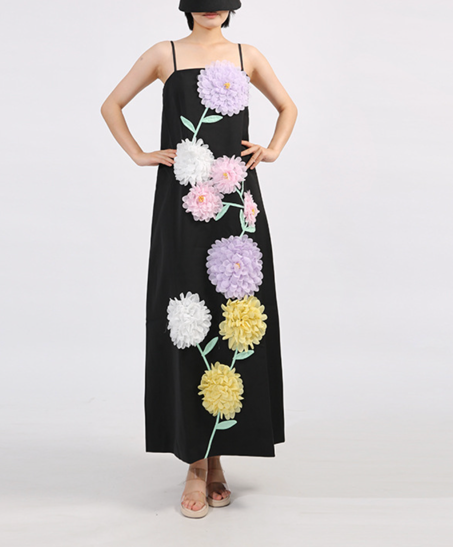 فستان عمودي بحمالات رفيعة مزين بتطريزات زهرية ثلاثية الأبعاد - أرجواني فاتح