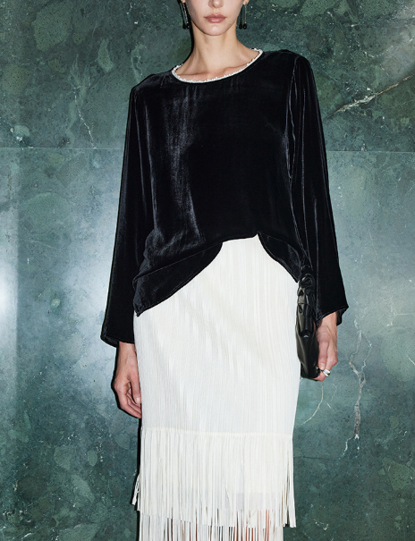 velvet blouse with pearl-trim neckline – NOIRELLE