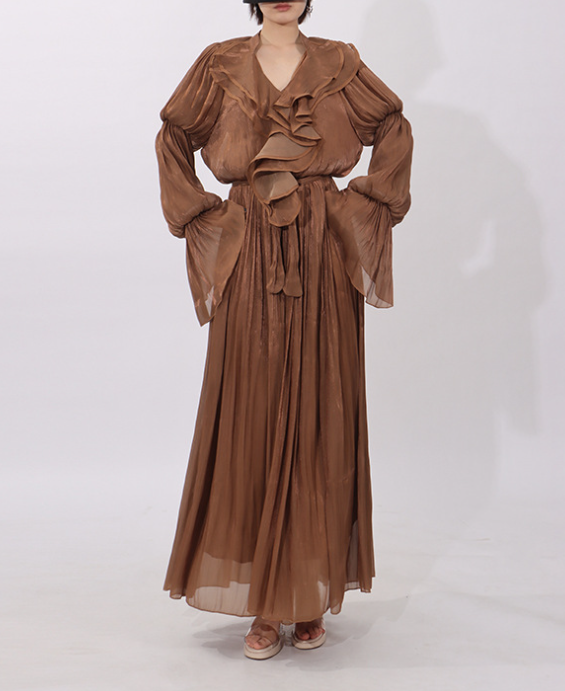 طقم مكون من بلوزة قصيرة وتنورة طويلة من الدانتيل الزهري - أزرق سماوي