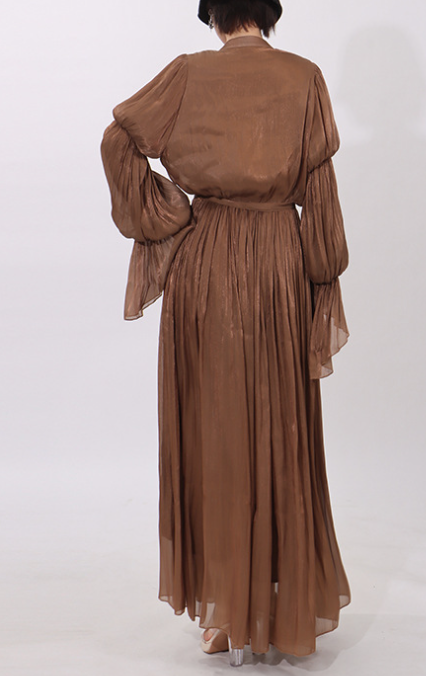 طقم مكون من بلوزة قصيرة وتنورة طويلة من الدانتيل الزهري - أزرق سماوي