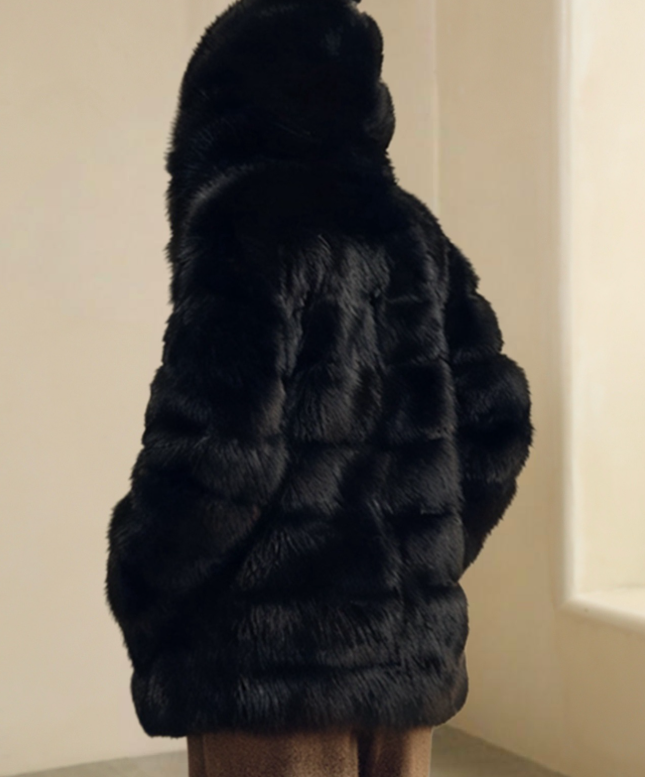 فستان ماكسي أبيض مطرز بحافة مزينة بشراشيب - أزورا