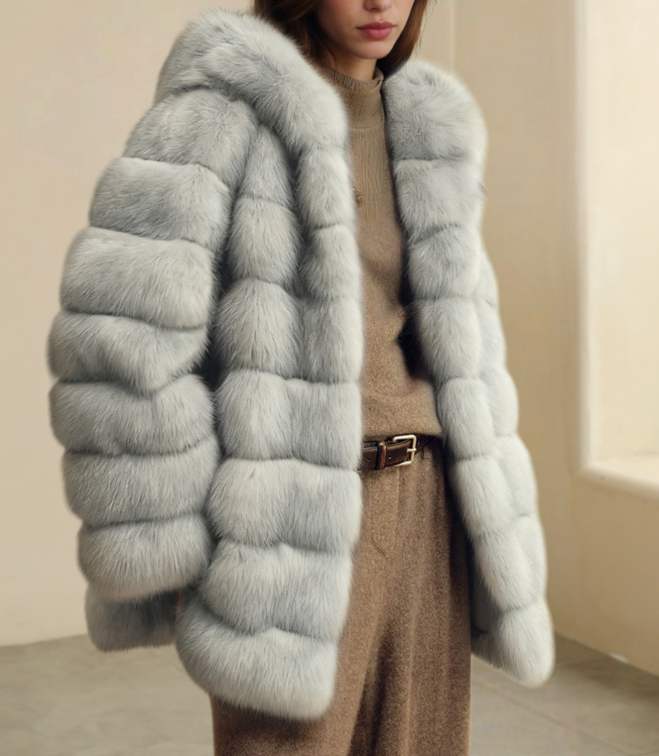 فستان ماكسي أبيض مطرز بحافة مزينة بشراشيب - أزورا