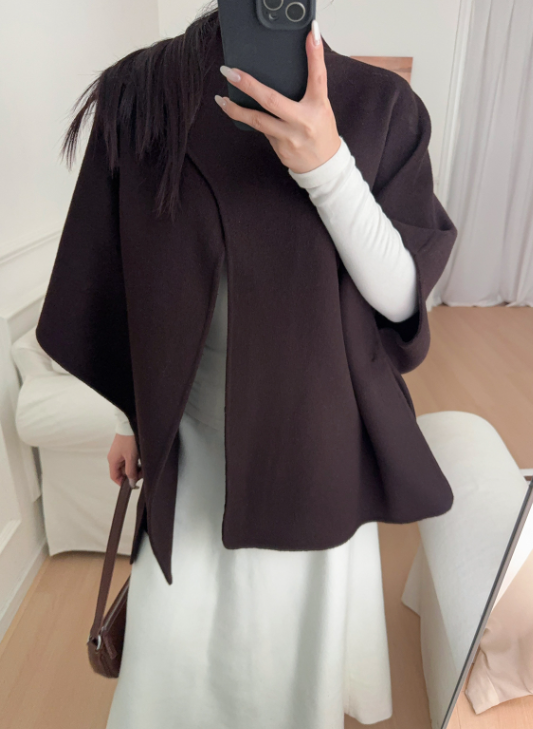 فستان ماكسي أبيض مطرز بحافة مزينة بشراشيب - أزورا