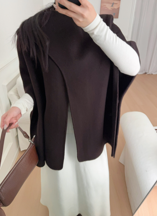 فستان ماكسي أبيض مطرز بحافة مزينة بشراشيب - أزورا