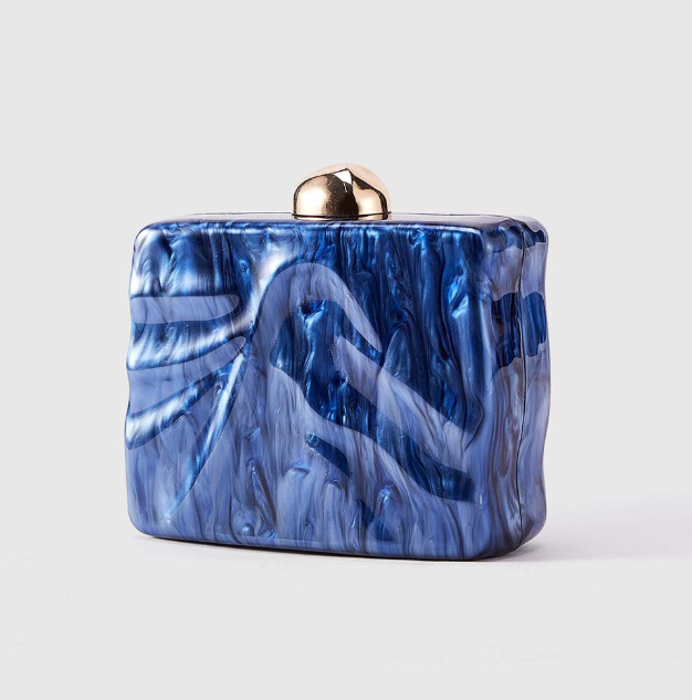 marble-effect hard-case clutch with chain strap – ROSÉA