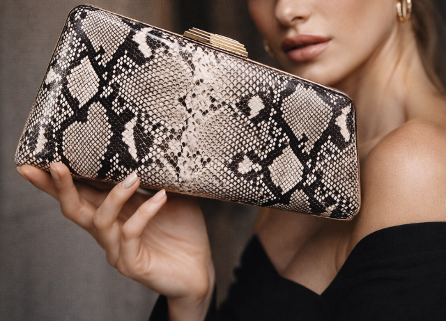 croco-embossed evening clutch with chain strap – MORIXA