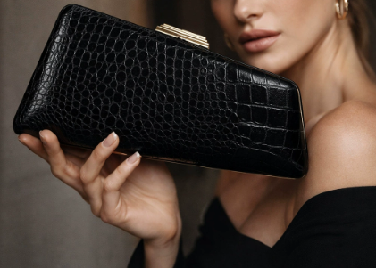 croco-embossed evening clutch with chain strap – MORIXA