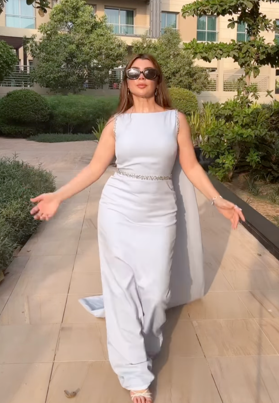 Sleeveless beaded dress with split cape - SOMAYAI