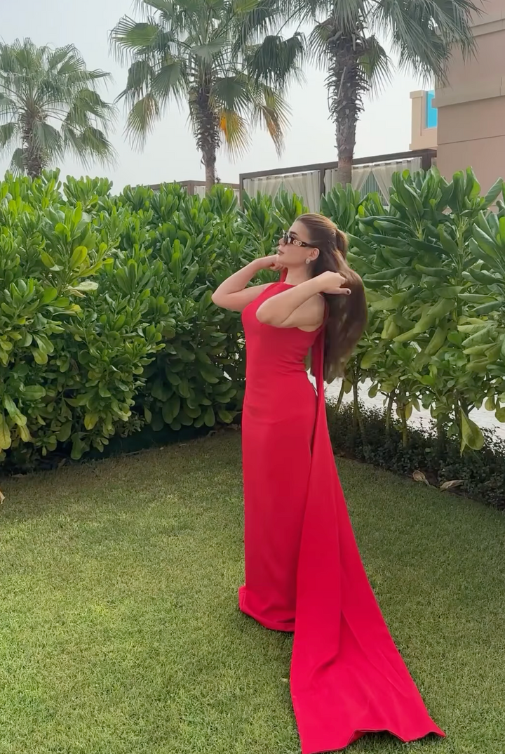 فستان عمودي بدون أكمام مع لمسة من القوس - لورا