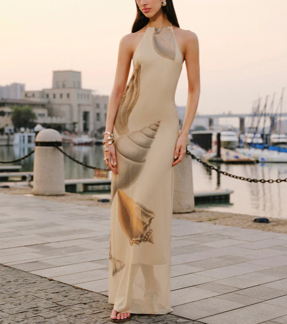 بدلة مصممة خصيصًا بأزرار ذهبية – مارون