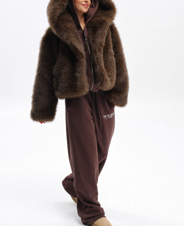 فستان ماكسي أبيض مطرز بحافة مزينة بشراشيب - أزورا